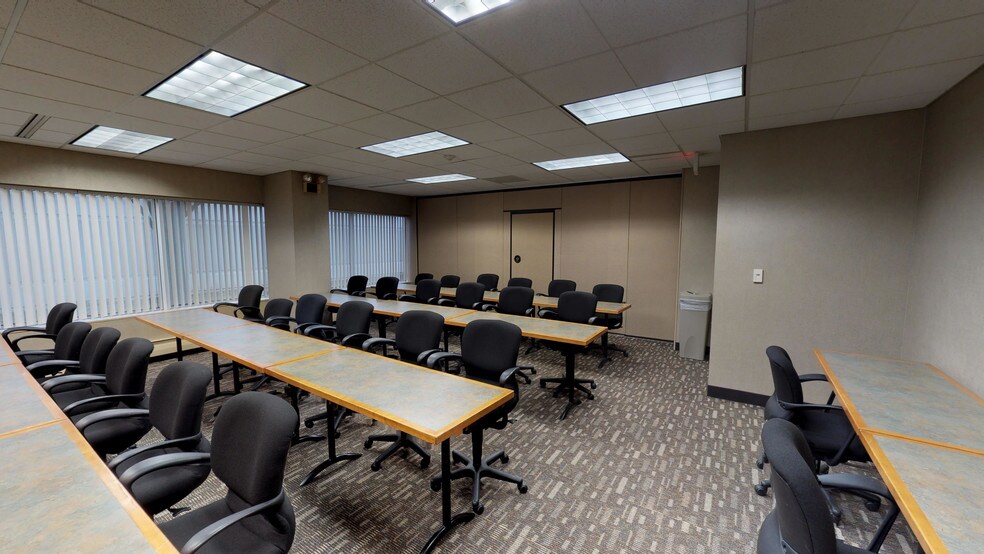 More Photos Of 3401 Enterprise Pky, Beachwood Office For Lease