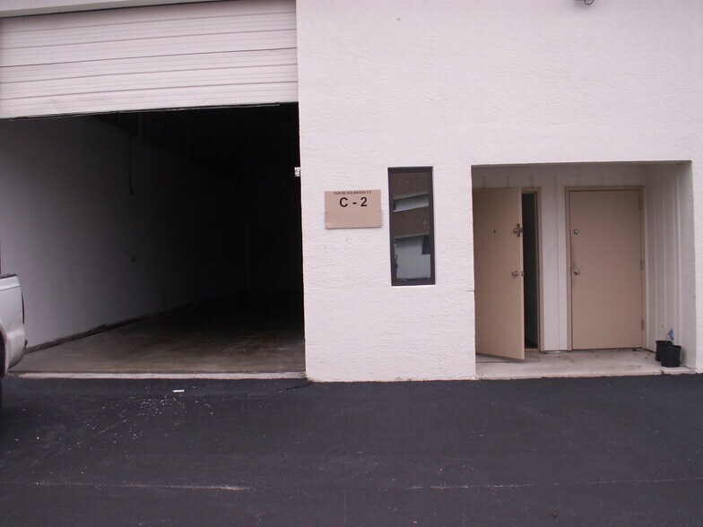 More Photos Of 1053 SE Holbrook Ct, Port Saint Lucie Warehouse For Lease