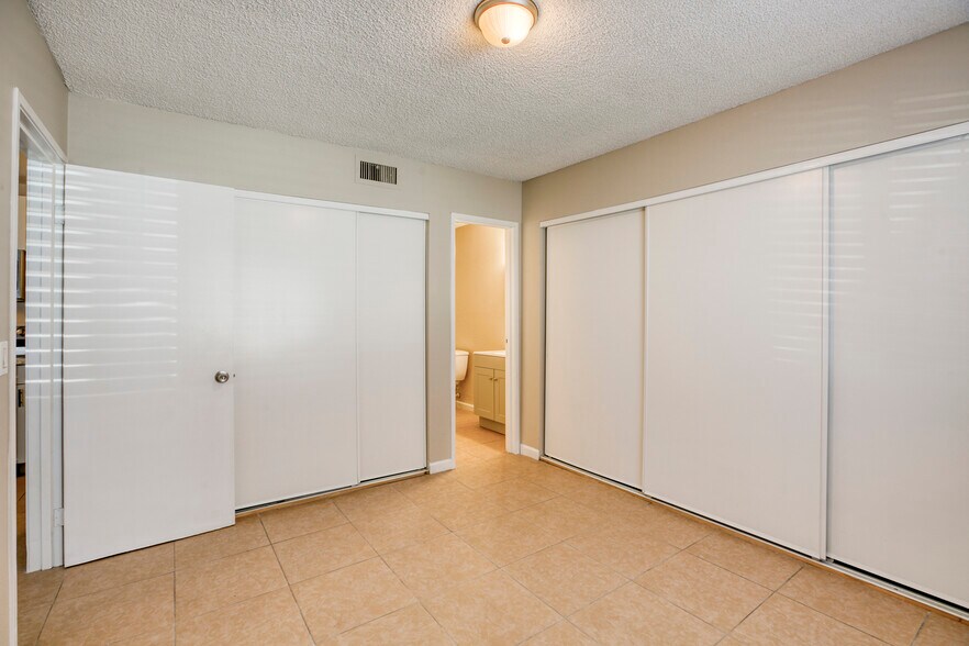 More Photos Of 317 S 9th St, Las Vegas Apartments For Sale