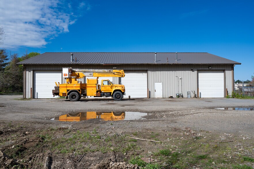 More Photos Of 107 N Main St, Carver Industrial For Lease