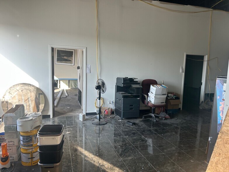 More Photos Of 45 Sarah Dr, Farmingdale Warehouse For Sale