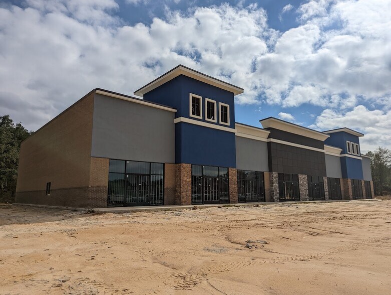 More Photos Of 1200-1230 Fayetteville Rd, Raeford Storefront Retail Office For Lease