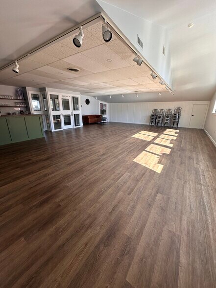 More Photos Of 226 Gap Rd, Strasburg General Retail For Lease