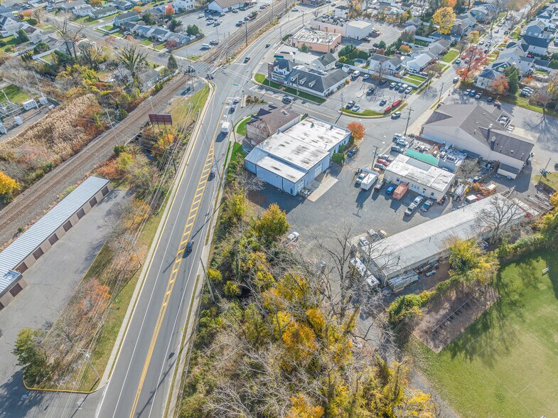 More Photos Of 6 Stockton Lake Blvd, Manasquan Showroom For Lease