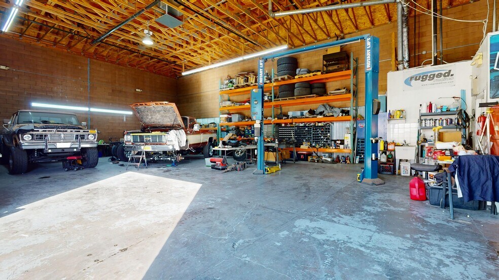 More Photos Of 3495 W Lake Mead Blvd, North Las Vegas Warehouse For Sale