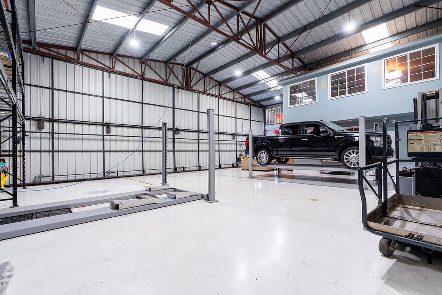 More Photos Of 8626 Gibbs Dr, San Diego Airplane Hangar For Sale