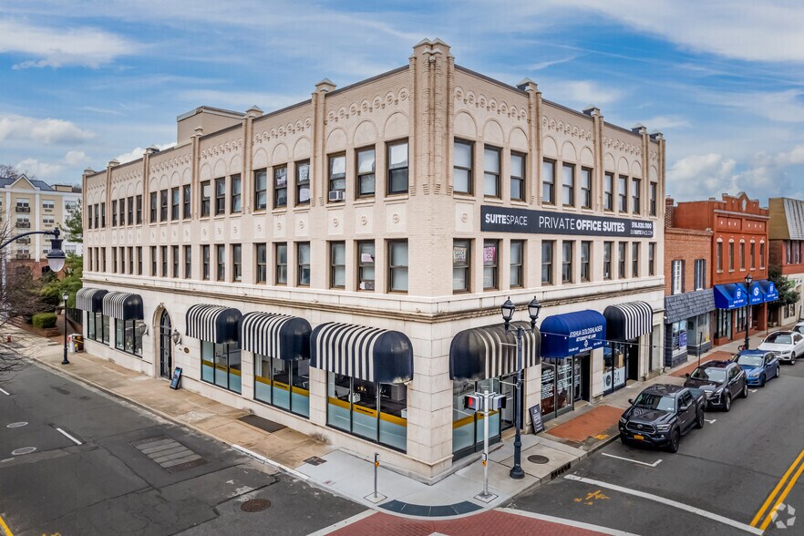 Primary Photo Of 50 Glen St, Glen Cove Coworking Space