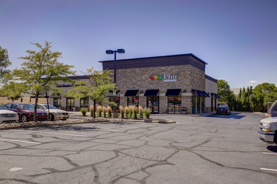 More Photos Of 9846 Zenith Meridian Dr, Englewood Restaurant For Lease