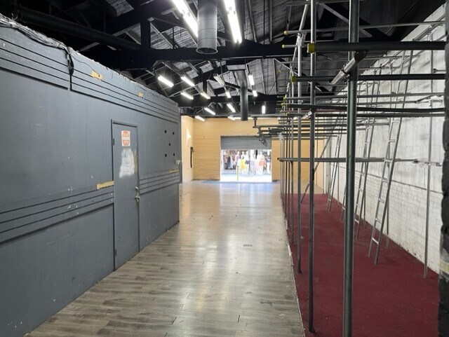 More Photos Of 1420 S Main St, Los Angeles Storefront For Lease