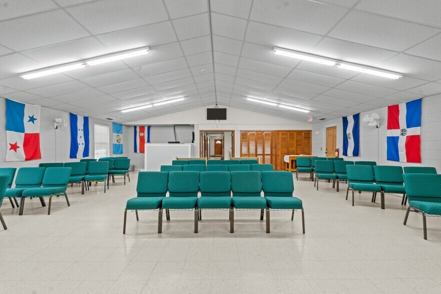 More Photos Of 2807 Sandy Creek Church Rd, Sanford Office Residential For Sale