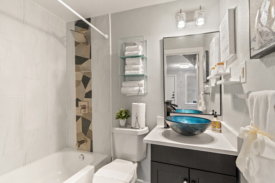 More Photos Of 2308 Britton Dr, Dallas Apartments For Sale