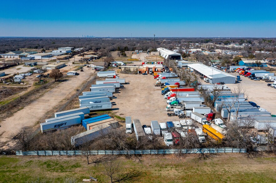 More Photos Of 305 W Simonds Rd, Seagoville Industrial For Sale