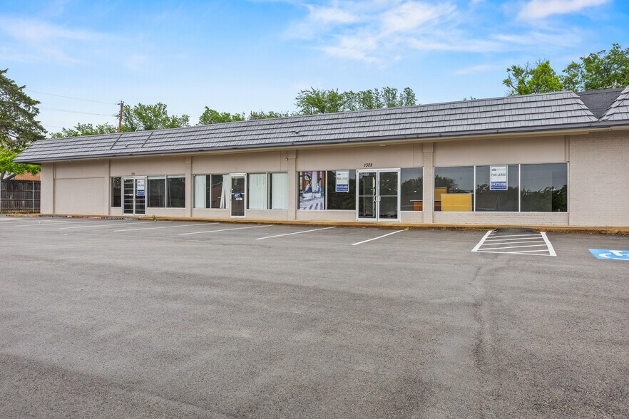 Primary Photo Of 1320-1326 Bedford Rd, Bedford Unknown For Lease