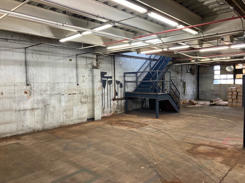 More Photos Of 137 US Highway 202, Ringoes Manufacturing For Sale