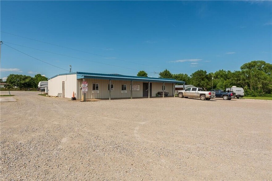 More Photos Of 11932 SW US Highway 54, Augusta Trailer Camper Park For Sale
