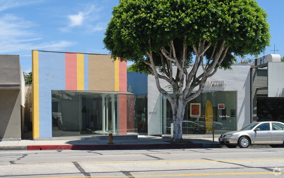 More Photos Of 8761 Beverly Blvd, West Hollywood Storefront For Lease