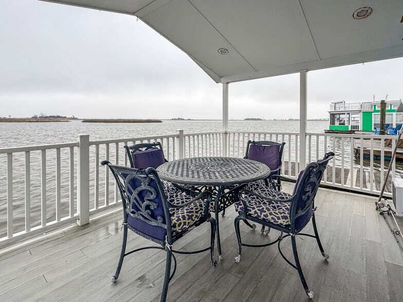 More Photos Of 309 Water St, Apalachicola Marina For Sale