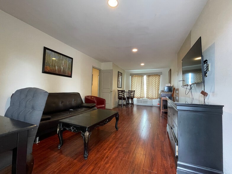 More Photos Of 1018 E Orangethorpe Ave, Anaheim Hotel For Sale