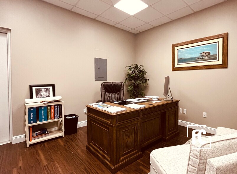 More Photos Of 2662-2698 SE Willoughby Blvd, Stuart Office For Sale