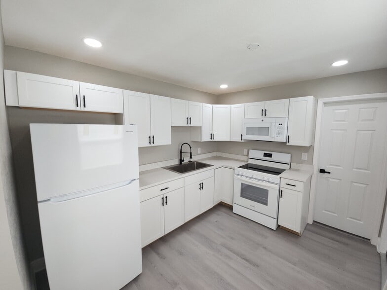 More Photos Of , Bradenton Multifamily For Sale
