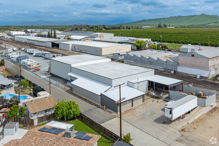 More Photos Of 555 1st St, Exeter Industrial For Lease