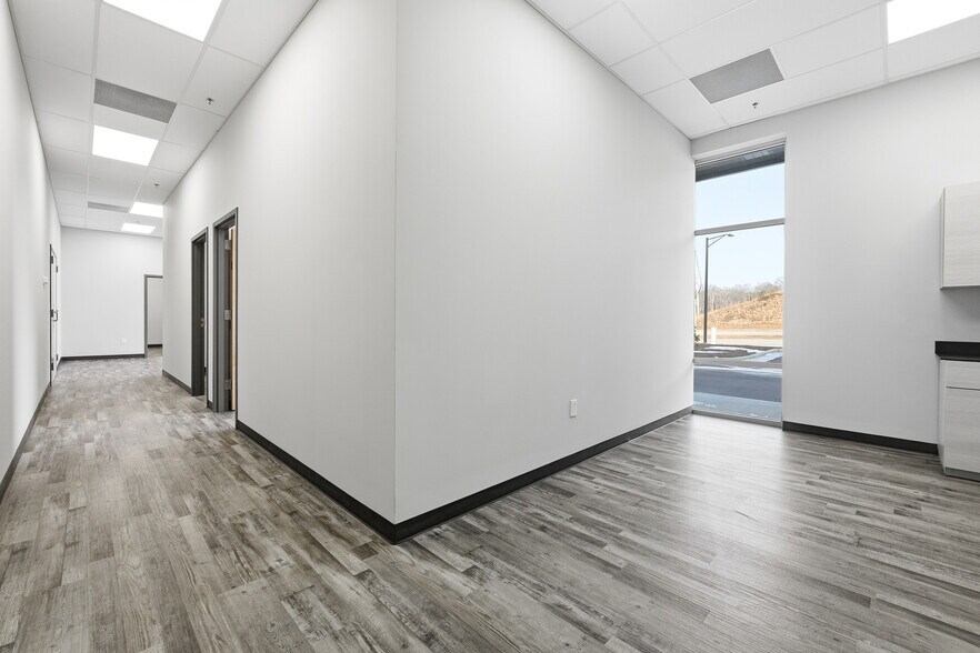More Photos Of 1901 Peachtree Industrial Blvd, Buford Warehouse For Lease