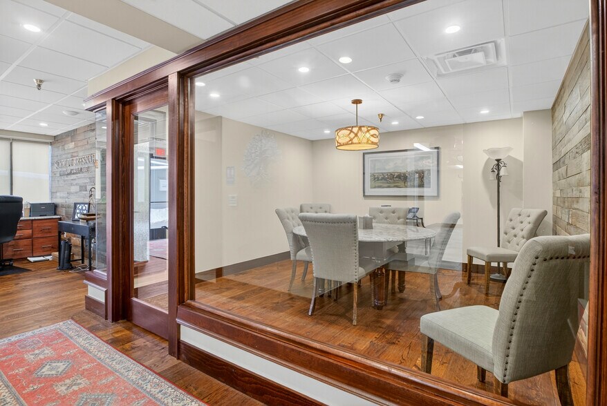 More Photos Of 750 Washington Rd, Mt Lebanon Apartments For Sale