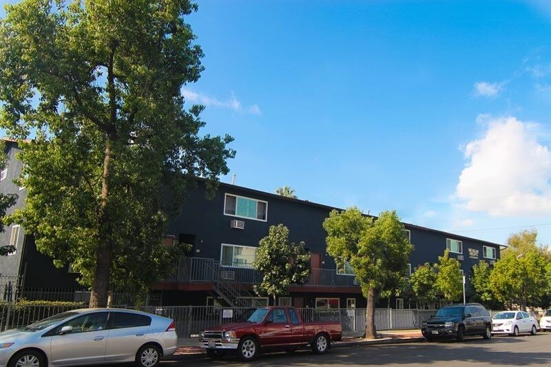 More Photos Of 2202-2208 Michigan Ave, Los Angeles Apartments For Sale