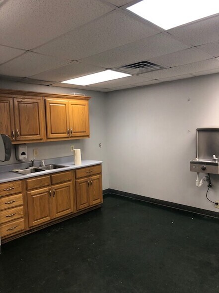 More Photos Of 1803 Gulley Rd, Jonesboro Distribution For Lease