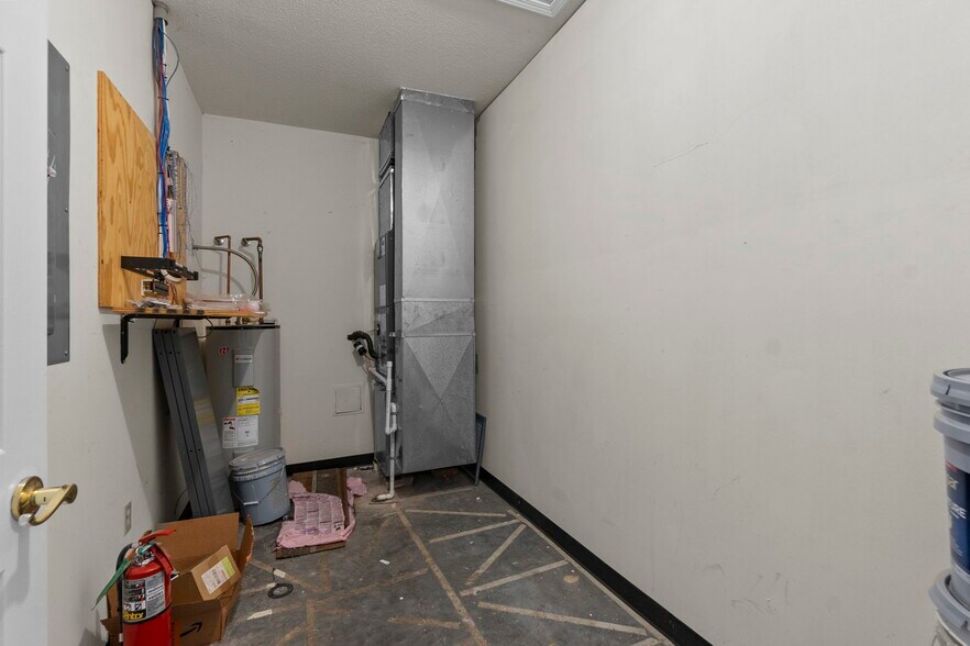 More Photos Of 2437 Myra Dr, Cape Girardeau Office For Sale