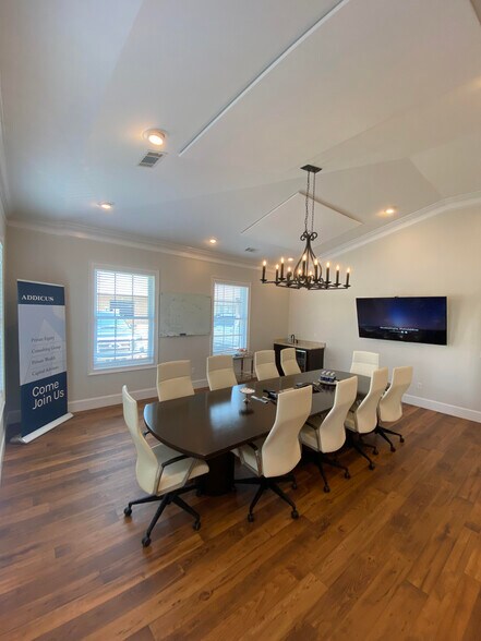 More Photos Of 2694 W Oxford Loop, Oxford Office For Lease