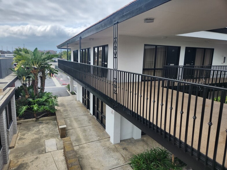 More Photos Of 2072 SE Bristol St, Newport Beach Unknown For Lease