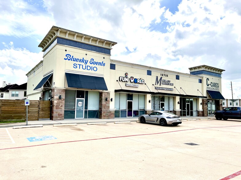 More Photos Of 12755 Walters Rd, Houston Storefront Retail Office For Lease