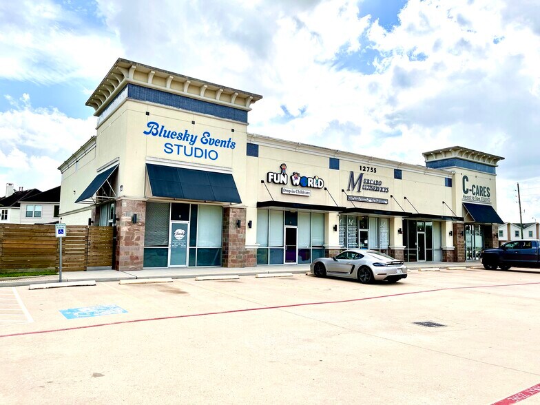 More Photos Of 12755 Walters Rd, Houston Storefront Retail Office For Lease