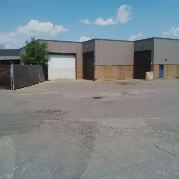 More Photos Of 11500 St Sainte-Catherine E, Montréal Industrial For Sale