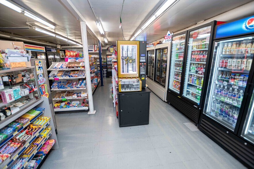 More Photos Of 30 Seven Mile Ave, Hamilton General Retail For Sale