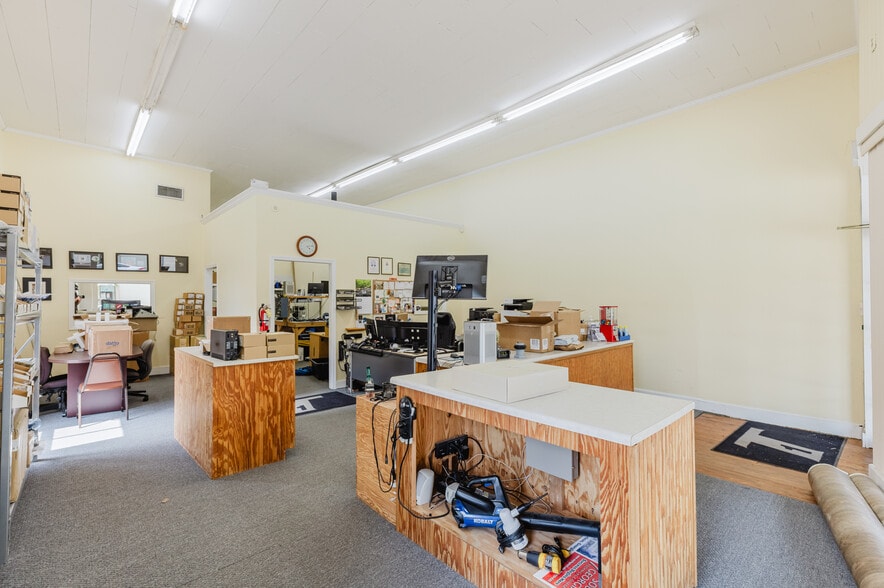 More Photos Of 205 W. Forsyth Street, Americus General Retail For Sale