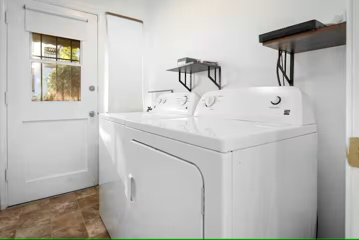 More Photos Of 604 Venezia Ave, Venice Apartments For Sale