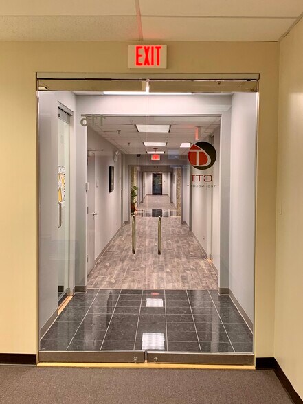 More Photos Of 1275 Davis Rd, Elgin Office For Lease