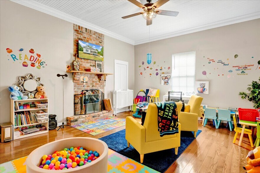 More Photos Of 607 12th Ave SW, Alabaster Specialty For Sale