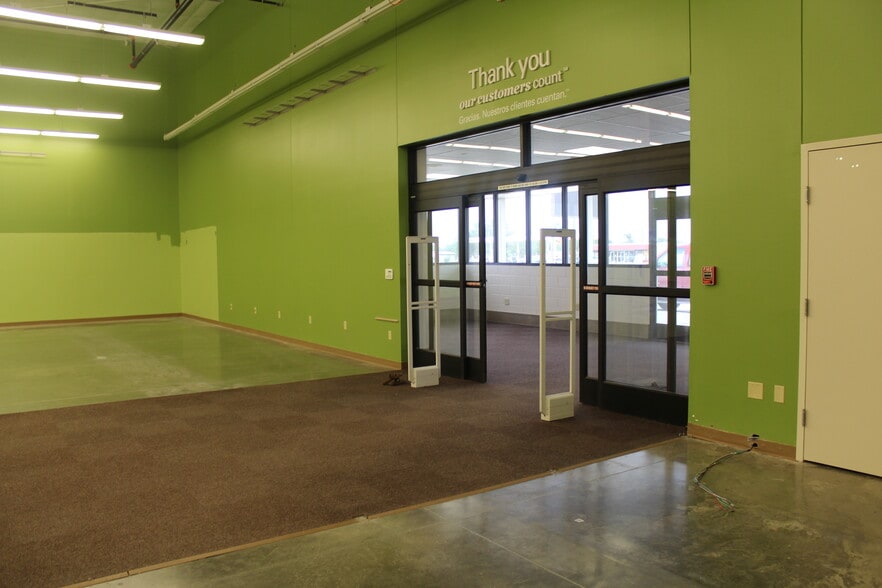 More Photos Of 908 NW 6th St, Tulia Freestanding For Sale