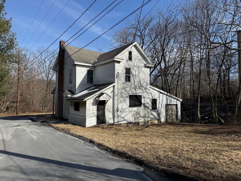 More Photos Of 364 Cherry St, Slatington Warehouse For Sale