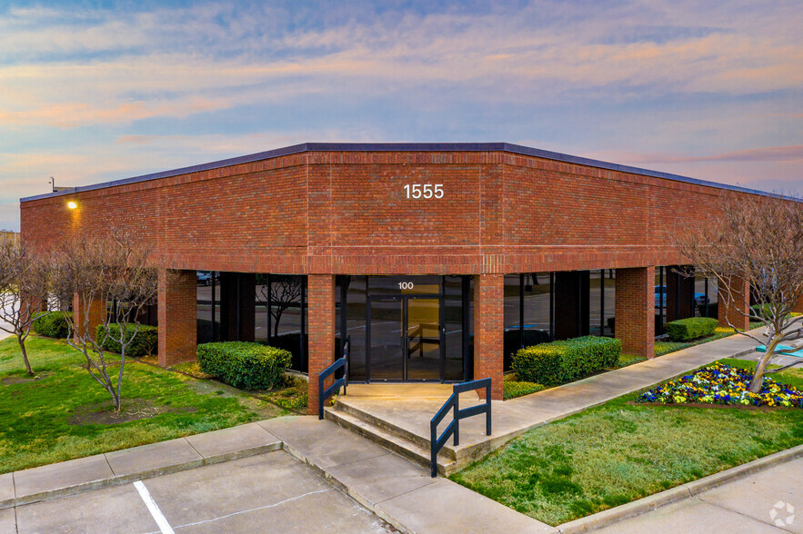 Primary Photo Of 1555 Valwood Pky, Carrollton Research And Development For Lease