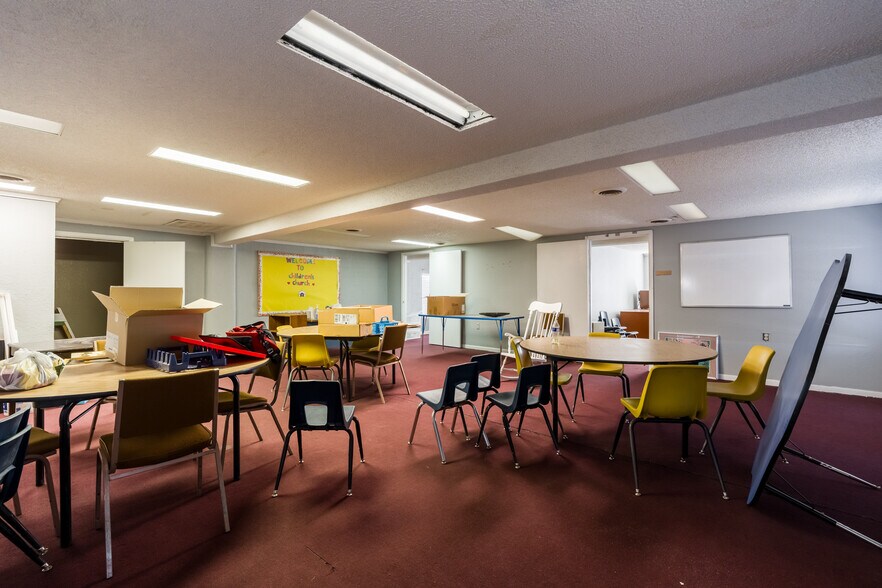 More Photos Of 1809 34th St, Lubbock Religious Facility For Sale