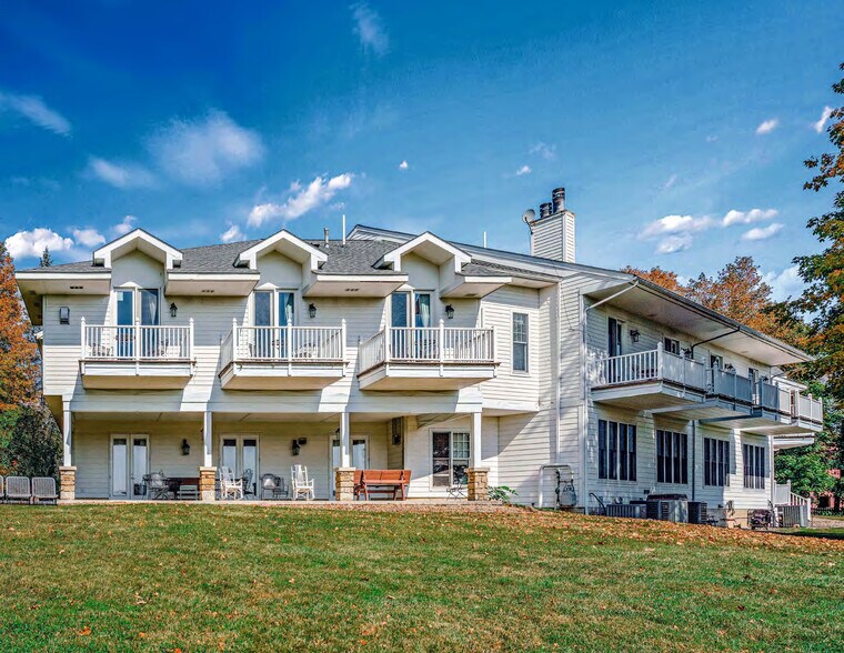 More Photos Of 14707 S Cheshire St, Burton Hotel For Sale