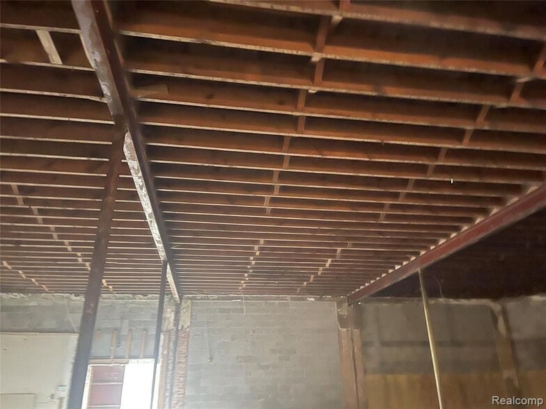 More Photos Of 301 S Oakwood, Detroit Warehouse For Sale