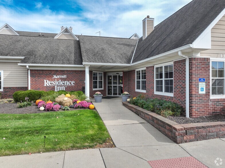 More Photos Of 1308 Freedom Rd, Cranberry Township Hotel For Sale
