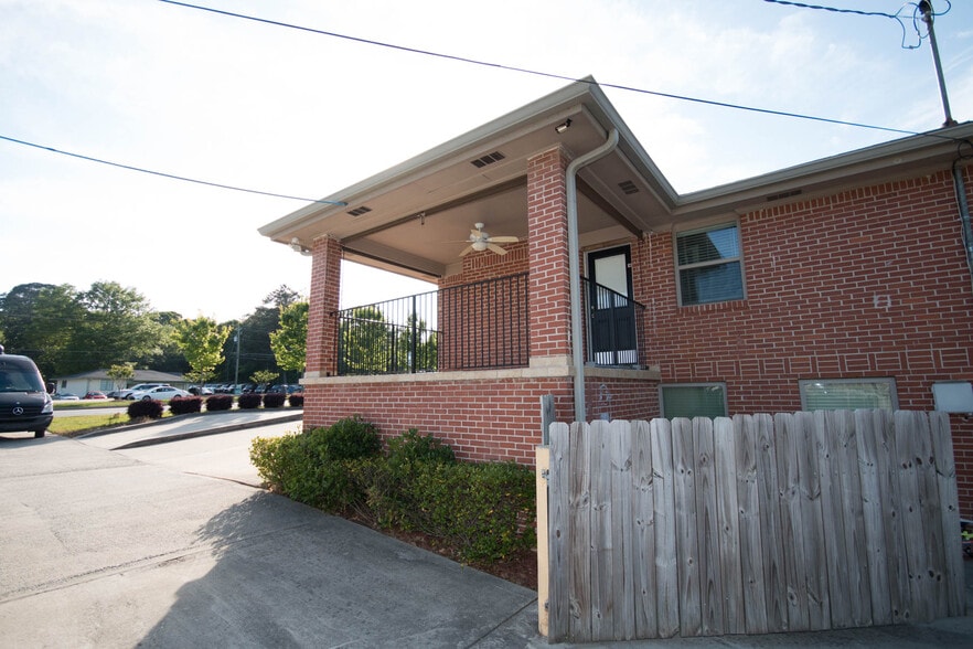 More Photos Of 2642 Loganville Hwy, Grayson Office Residential For Sale