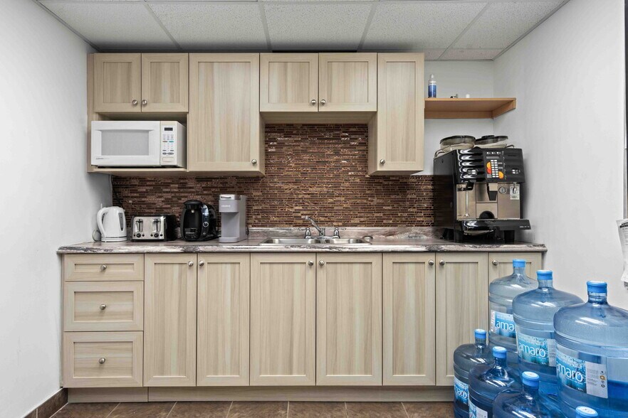 More Photos Of 2540 Del Zotto Ave, Ottawa Warehouse For Sale