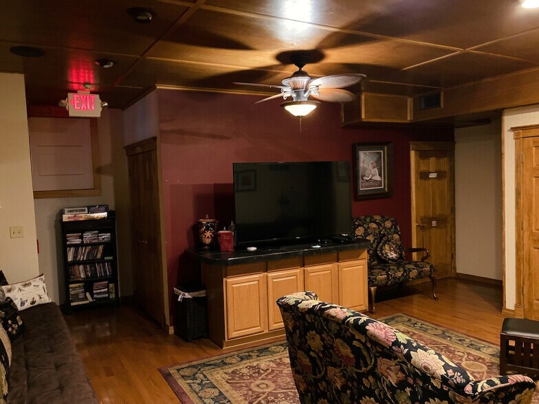 More Photos Of 160 Spring St, Eureka Springs Hospitality For Sale